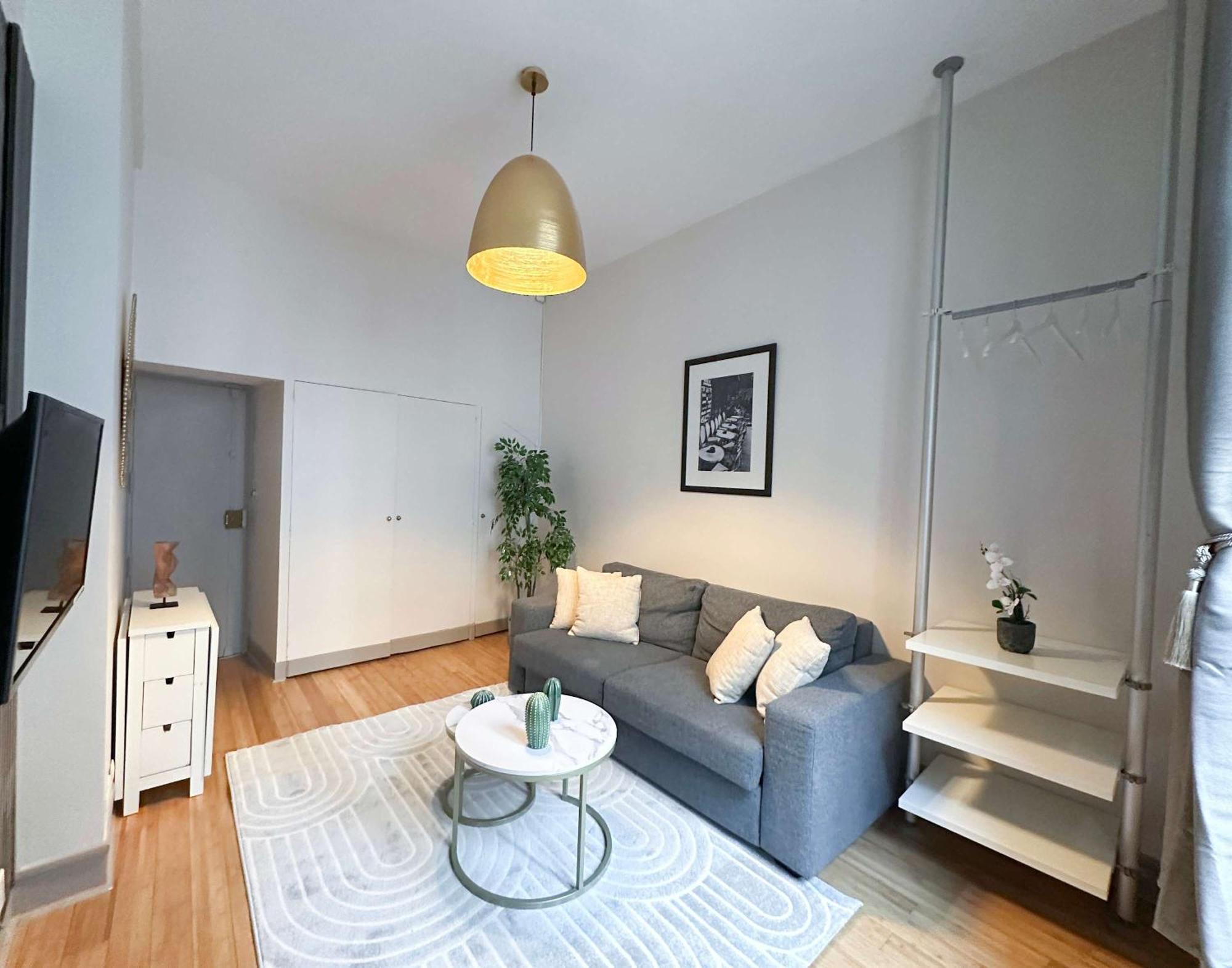 Renovated Champs-Elysees Retreat Apartment Paris Exterior photo